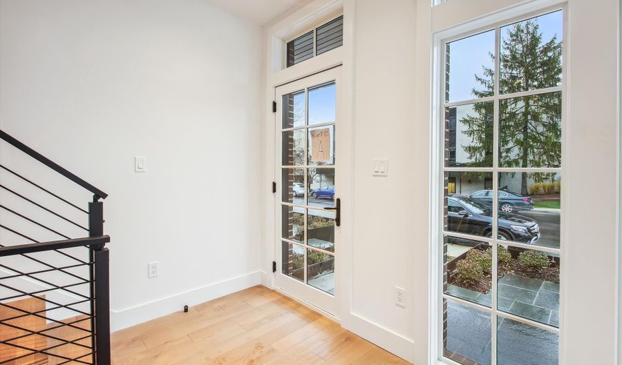 699 GIDDINGS Ave, Annapolis, MD 21401 - 2 Beds, 2 Bath