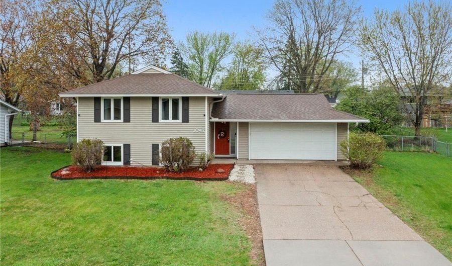 1047 Lowell Dr, Apple Valley, MN 55124 - 4 Beds, 2 Bath