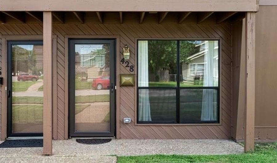 428 S Shawnee Ave, Bartlesville, OK 74003 - 2 Beds, 2 Bath