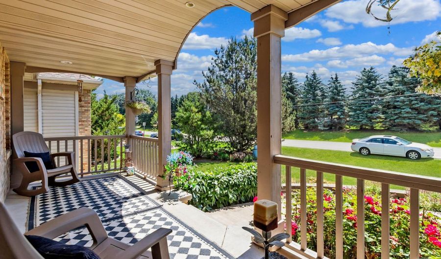 W2534 BUCHANAN Road, Appleton, WI 54915 - 4 Beds, 4 Bath