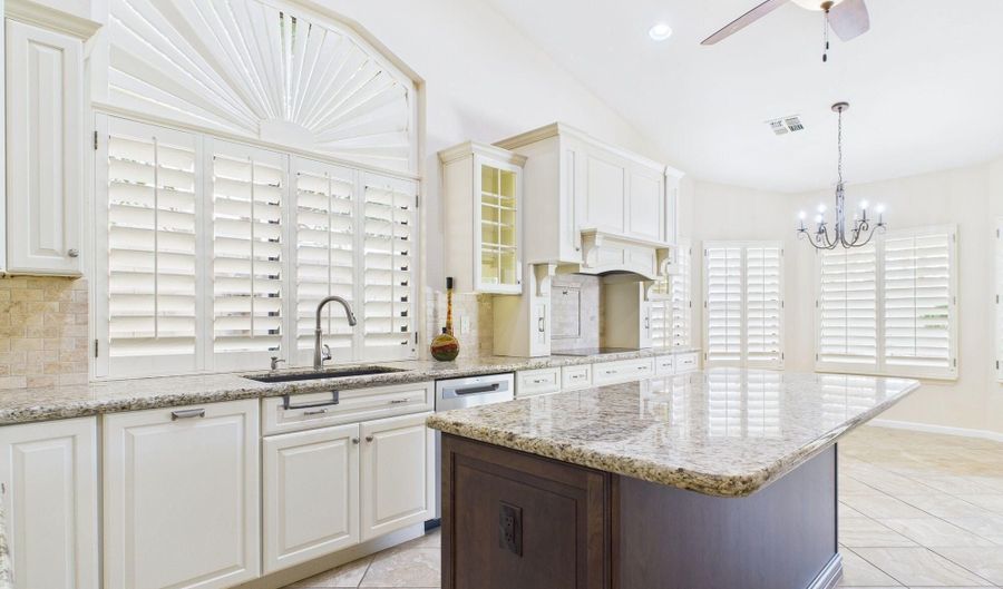 1635 W WISTERIA Dr, Chandler, AZ 85248 - 4 Beds, 2 Bath