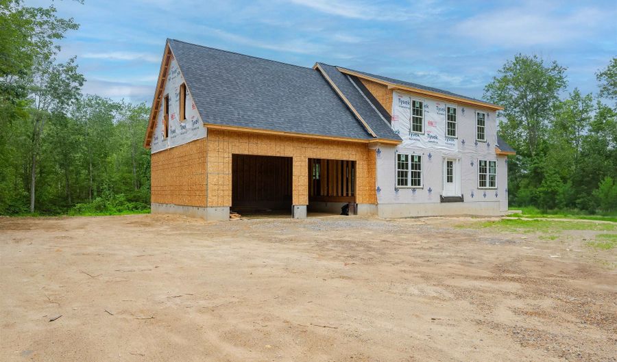 47 Brewster Rd, Barrington, NH 03825 - 4 Beds, 3 Bath