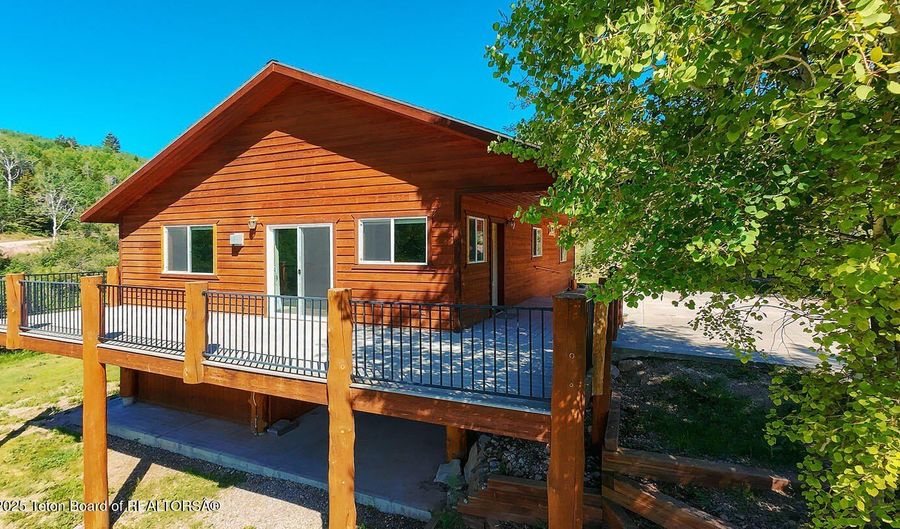 960 HARMONY CREEK Dr, Afton, WY 83110 - 4 Beds, 3 Bath