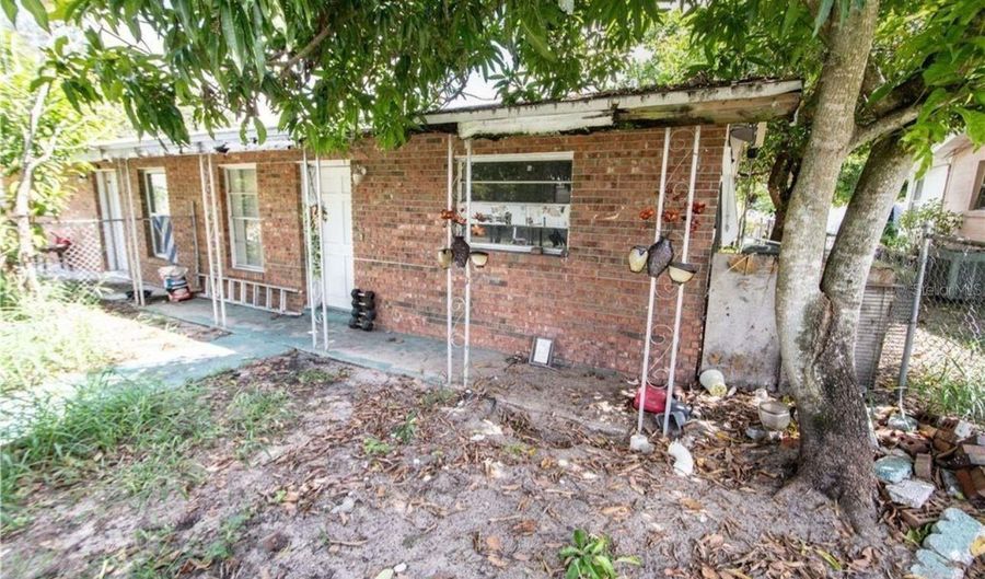 1478 N MELROSE Dr, Avon Park, FL 33825 - 2 Beds, 1 Bath