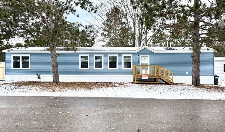 450 Sweetpea Ln, Altoona, WI 54720 - 3 Beds, 2 Bath