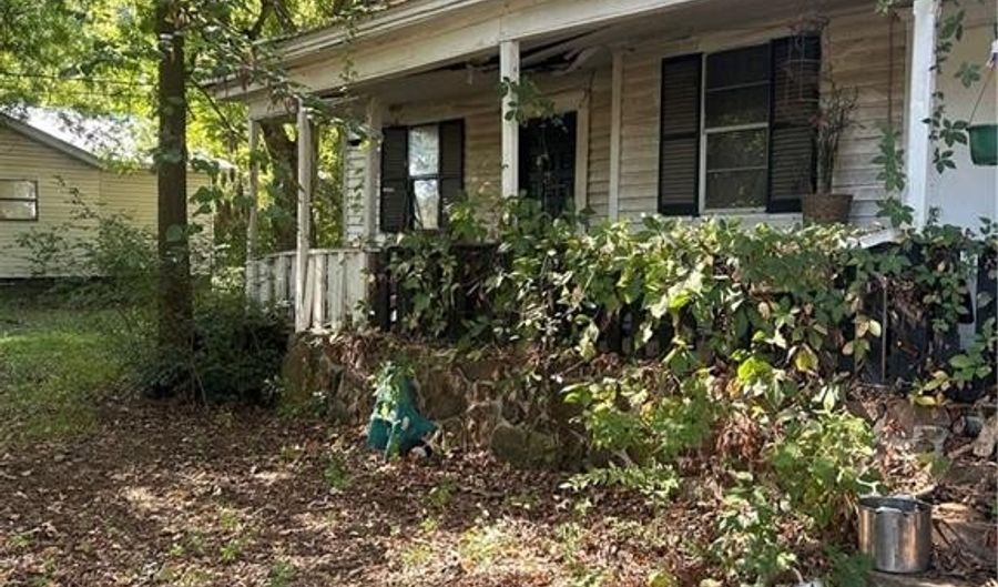 806 NW 1st St, Atkins, AR 72823 - 3 Beds, 2 Bath