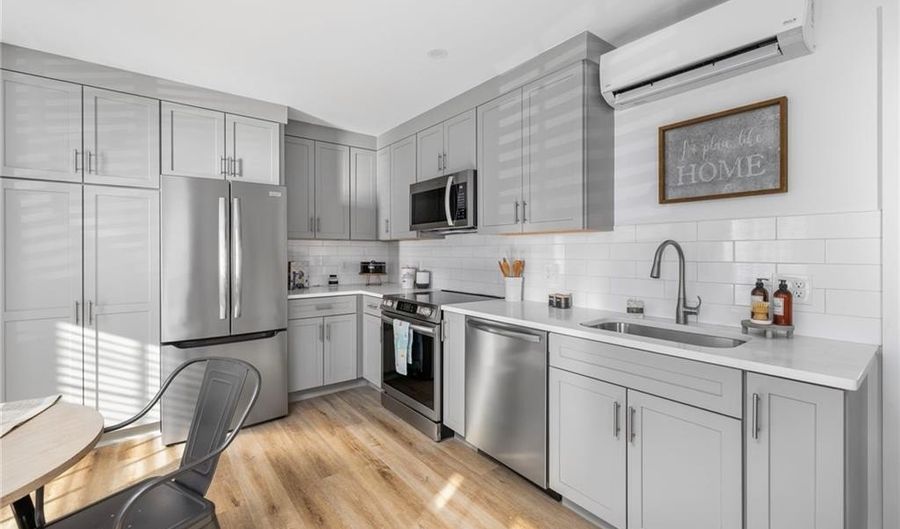 32 Exchange St A2, East Greenwich, RI 02818 - 1 Beds, 1 Bath