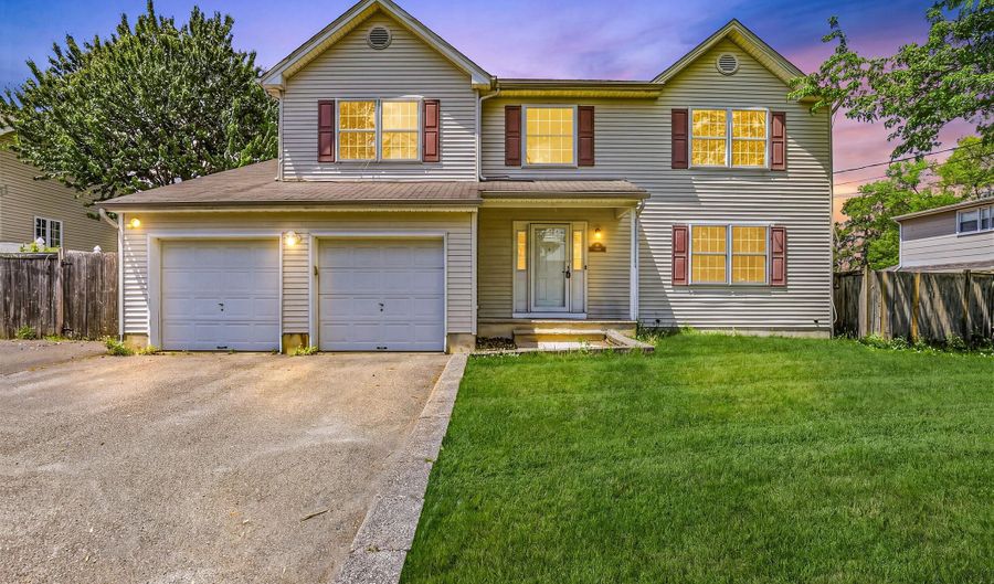 808 Anchor Ave, Beachwood, NJ 08722 - 4 Beds, 4 Bath
