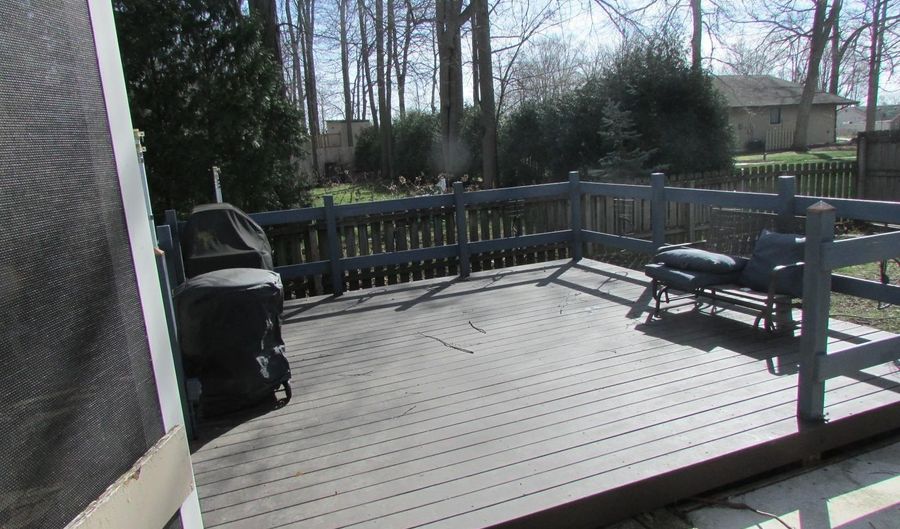 1401 Sanders Dr, Auburn, IN 46706 - 5 Beds, 4 Bath
