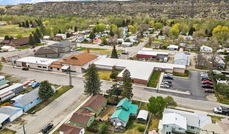 135 S Montana Ave, Absarokee, MT 59001 - 2 Beds, 1 Bath