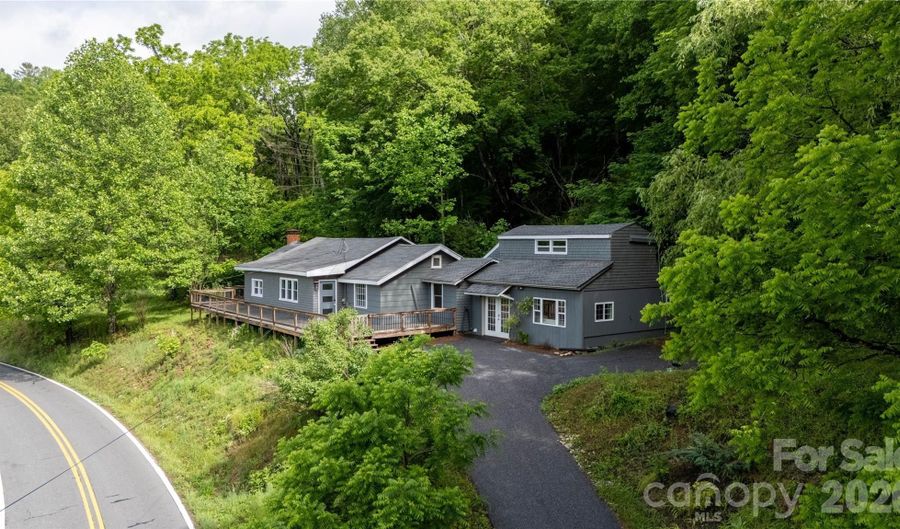 3477 Cane Creek Rd, Bakersville, NC 28705 - 4 Beds, 3 Bath