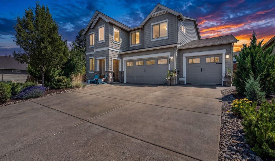 20867 SE Sunniberg Ln, Bend, OR 97702 - 4 Beds, 3 Bath