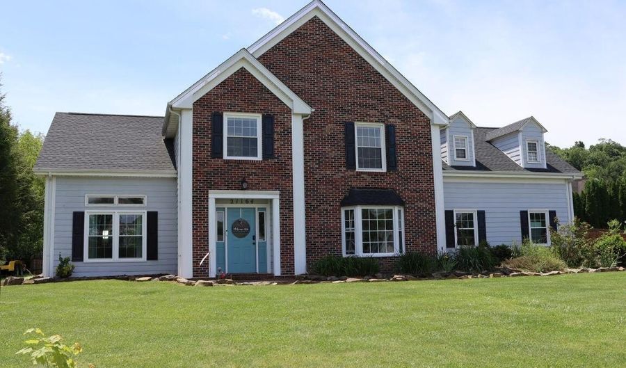 21164 Vances Mill Rd, Abingdon, VA 24211 - 4 Beds, 3 Bath