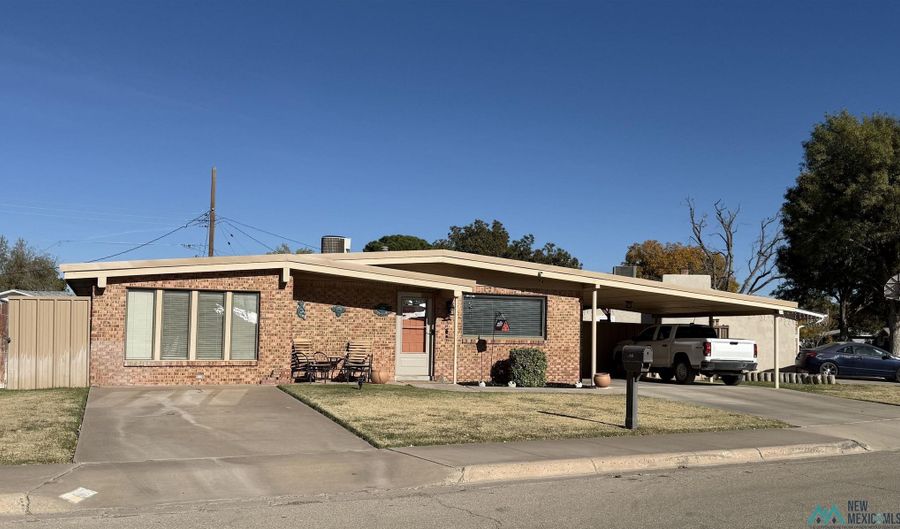 1706 S Seventeenth St, Artesia, NM 88210 - 3 Beds, 2 Bath