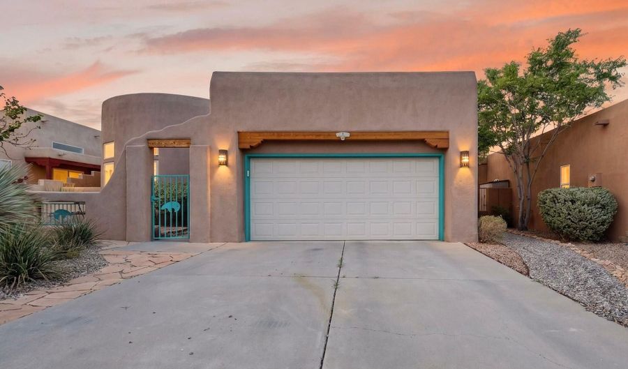 6333 Santo Domingo St NW, Albuquerque, NM 87120 - 3 Beds, 2 Bath