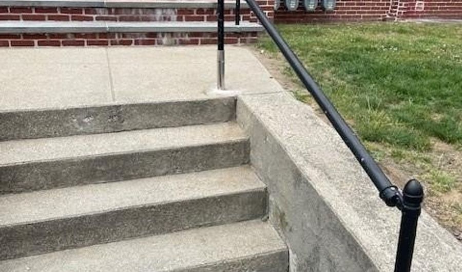 10 Dickinson Ave 1L, North Providence, RI 02904 - 2 Beds, 1 Bath