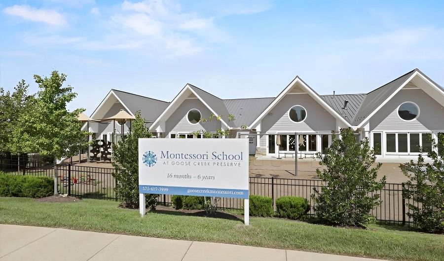 42581 SUNSET RIDGE Sq, Ashburn, VA 20148 - 3 Beds, 3 Bath