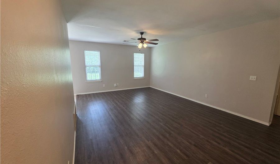 38 Burnett Cir, Bentonville, AR 72712 - 3 Beds, 2 Bath