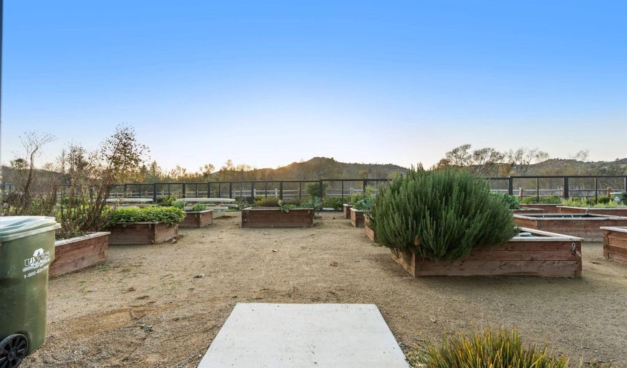 303 Citrine Trl, Fallbrook, CA 92028 - 4 Beds, 3 Bath