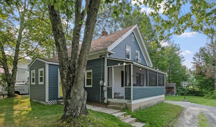194 Pleasant St, Bristol, NH 03222 - 3 Beds, 1 Bath