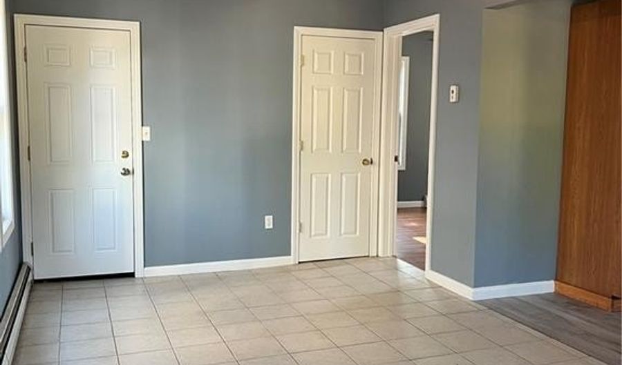 635 Rathbun St, Blackstone, MA 01504 - 1 Beds, 1 Bath