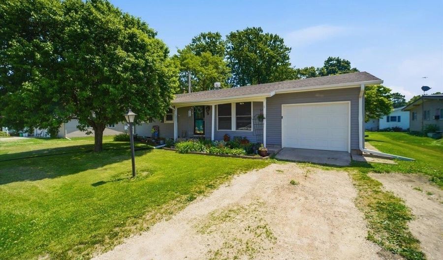 609 West St, Alden, IA 50006 - 3 Beds, 1 Bath