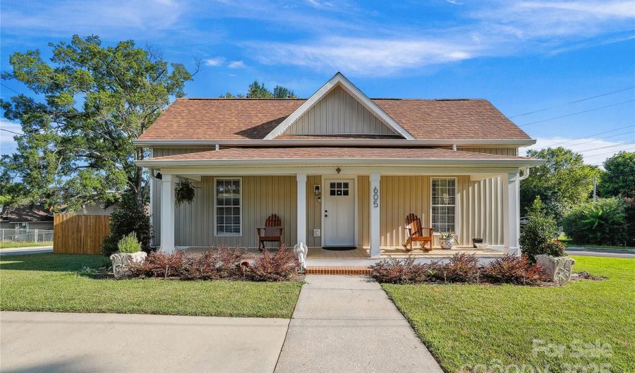 605 W Mason St, Albemarle, NC 28001 - 3 Beds, 2 Bath