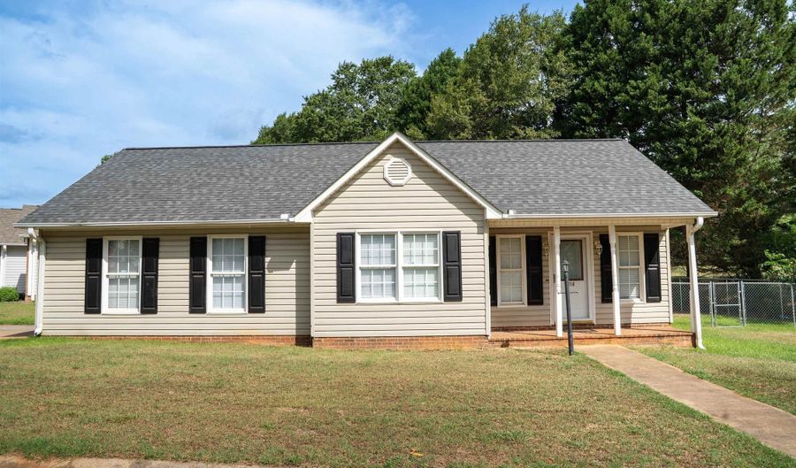 314 Brianna Dr, Boiling Springs, SC 29316 - 2 Beds, 2 Bath