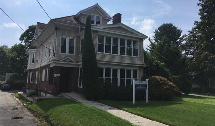 634 Western Avenue Unit 2Nd Floor 2Nd Floor - Apt #1, Albany, NY 12203 - 1 Beds, 1 Bath