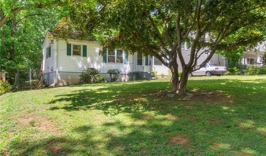 1682 Bridgeport Dr NE, Atlanta, GA 30329 - 2 Beds, 1 Bath