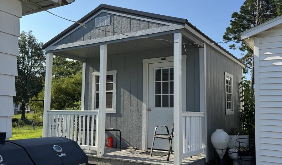 124 W Cherry St, Albion, IL 62806 - 1 Beds, 1 Bath