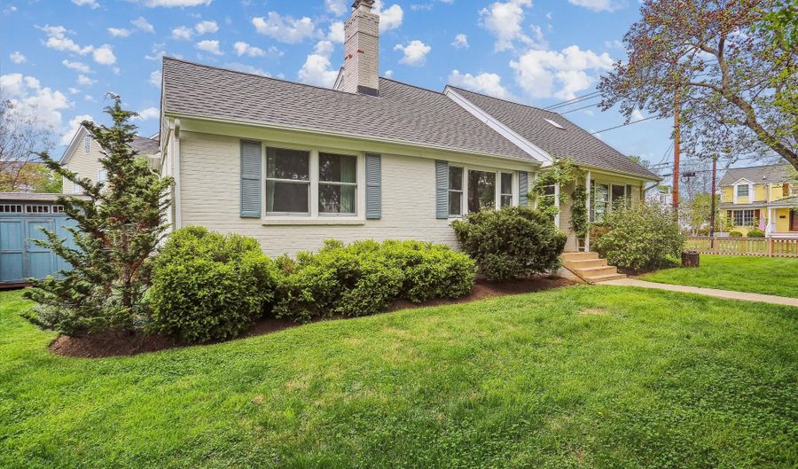 8810 LOWELL St, Bethesda, MD 20817 - 5 Beds, 3 Bath
