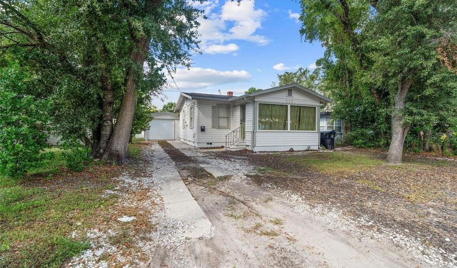 111 E KING St, Orlando, FL 32804 - 3 Beds, 2 Bath