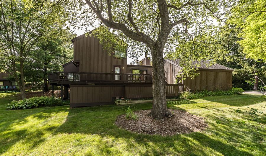22 Haverhill Ct, Ann Arbor, MI 48105 - 3 Beds, 3 Bath