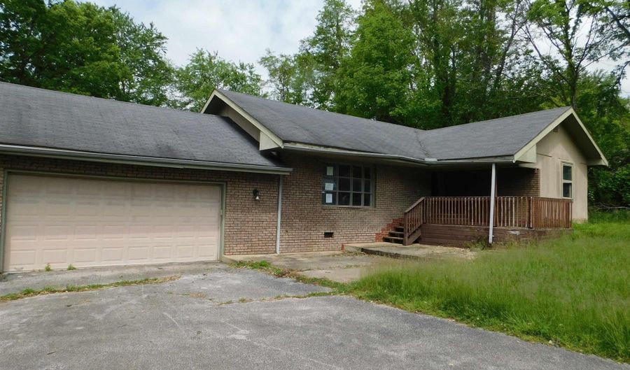 823 Hidden Acres Dr, Bedford, IN 47421 - 4 Beds, 2 Bath