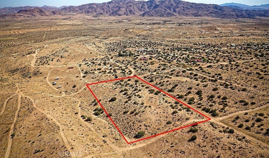25200 Mountain View Rd, Apple Valley, CA 92308 - 0 Beds, 0 Bath