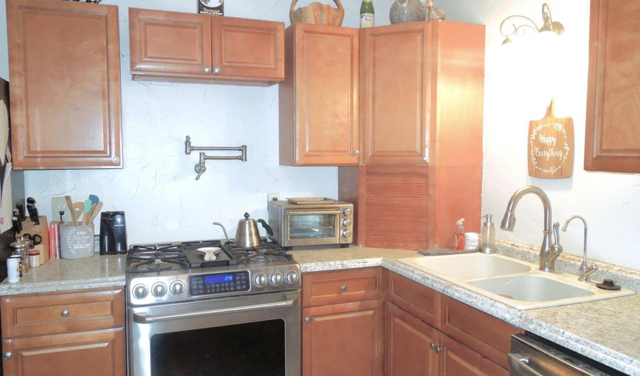 404 408 W 3rd St, Capitan, NM 88316 - 5 Beds, 3 Bath