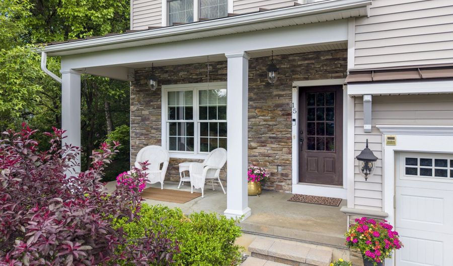 15 Wildwood Dr, Albany, NY 12211 - 5 Beds, 5 Bath
