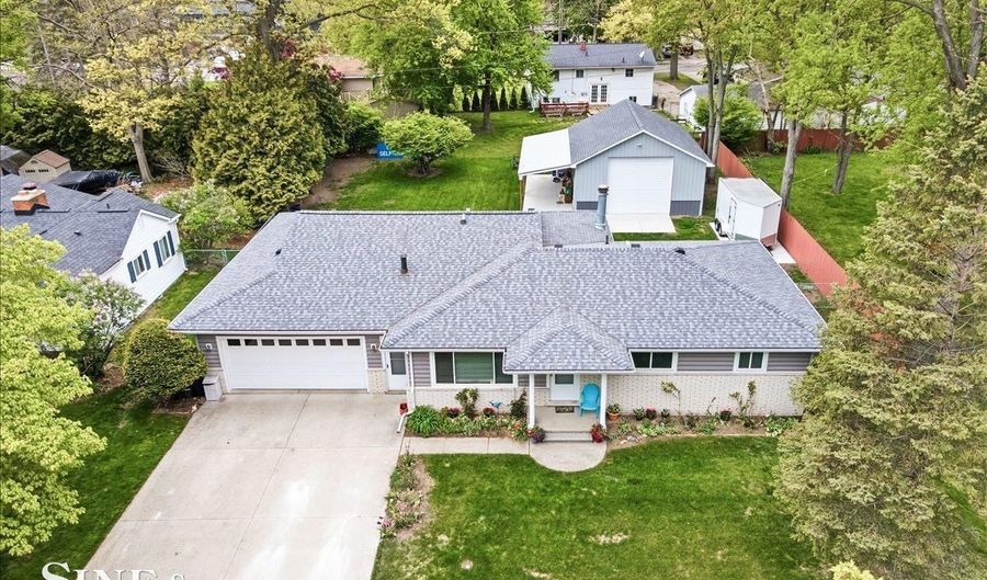 829 Townsend Cresent W St, Algonac, MI 48001 - 3 Beds, 2 Bath