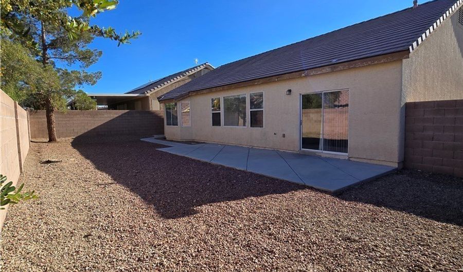 9234 Kingston Rd, Henderson, NV 89074 - 3 Beds, 2 Bath