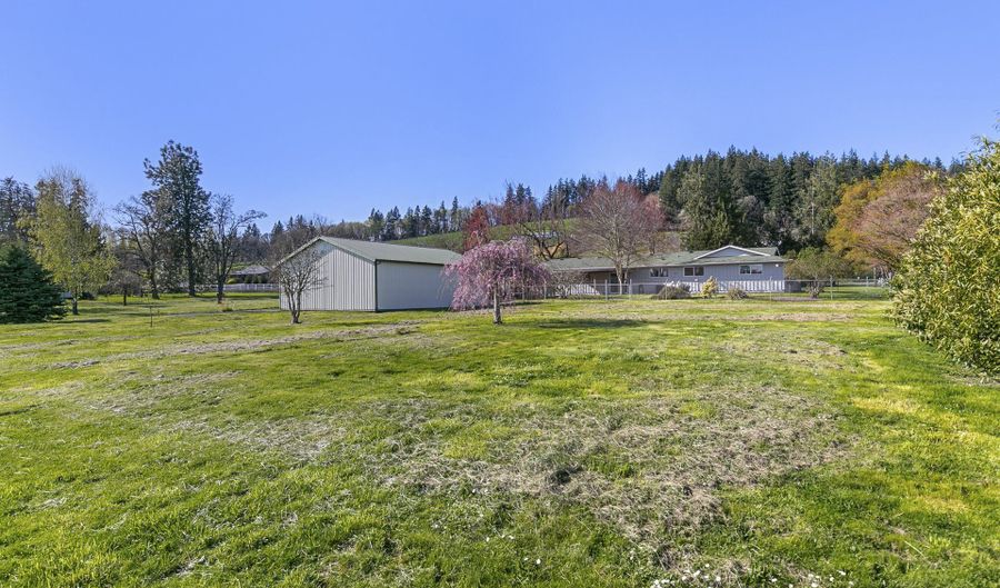 10418 CHAMPOEG Rd, Aurora, OR 97002 - 4 Beds, 3 Bath