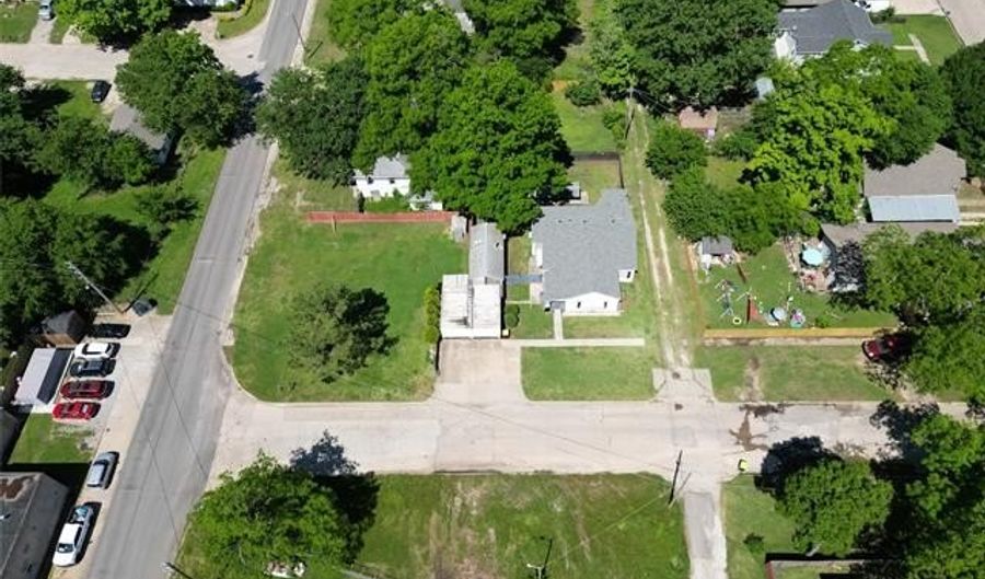 715 S Cherry, Ada, OK 74820 - 3 Beds, 2 Bath