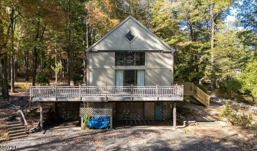 16 Kilroy Rd, Andover, NJ 07860 - 3 Beds, 2 Bath