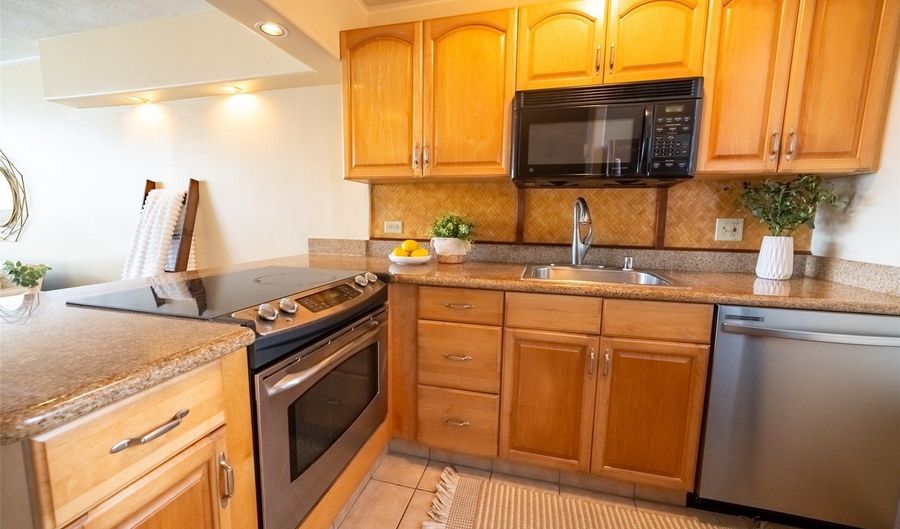 46-270 Kahuhipa St A611, Kaneohe, HI 96744 - 2 Beds, 1 Bath