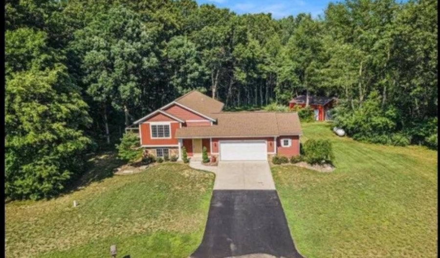 3469 Oak Branch Ct, Allegan, MI 49010 - 3 Beds, 2 Bath