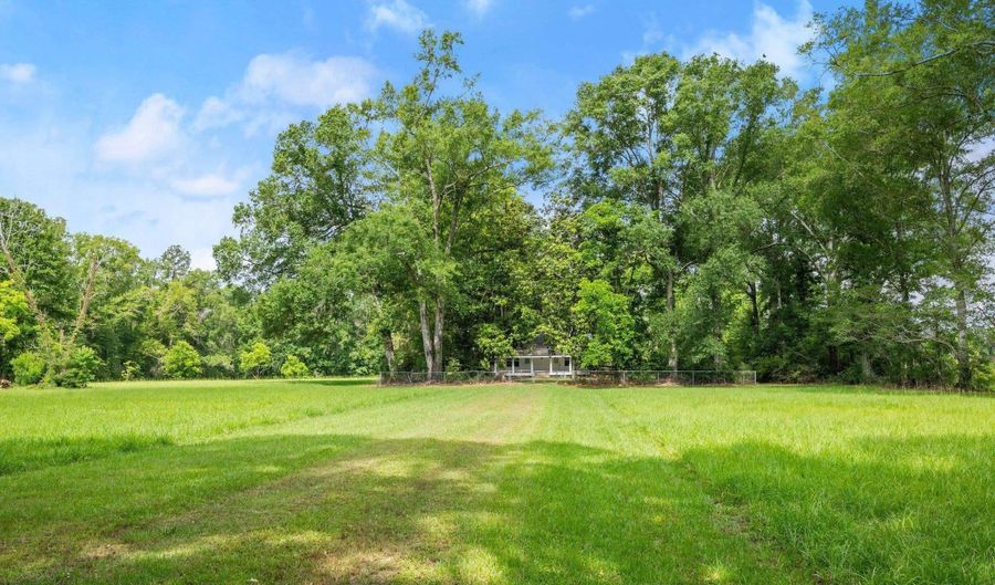 29809 S Cafe Line Rd, Albany, LA 70711 - 2 Beds, 1 Bath
