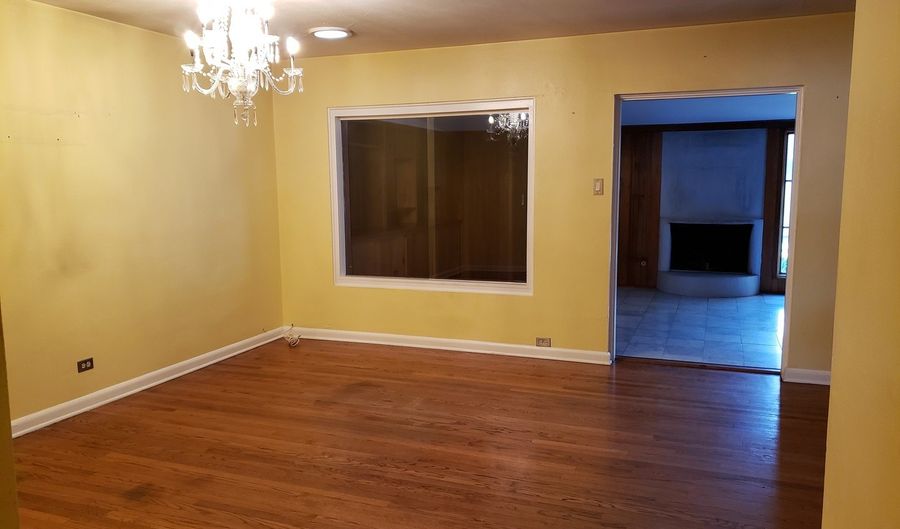 118 E ELMVIEW Pl, Alamo Heights, TX 78209 - 4 Beds, 2 Bath