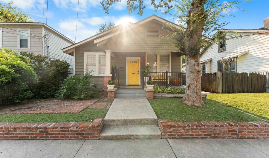 706 Maximillian St, Baton Rouge, LA 70806 - 2 Beds, 1 Bath