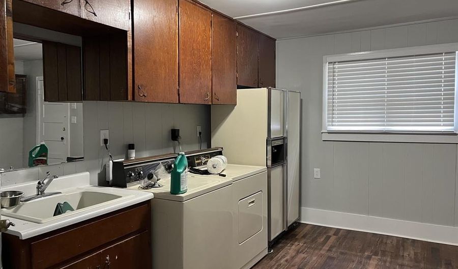 15951 W Highway 72, Athens, AL 35611 - 4 Beds, 2 Bath