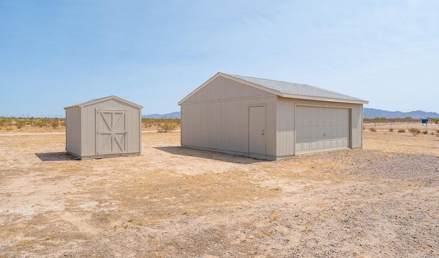 30310 W LYNWOOD St, Buckeye, AZ 85396 - 3 Beds, 2 Bath
